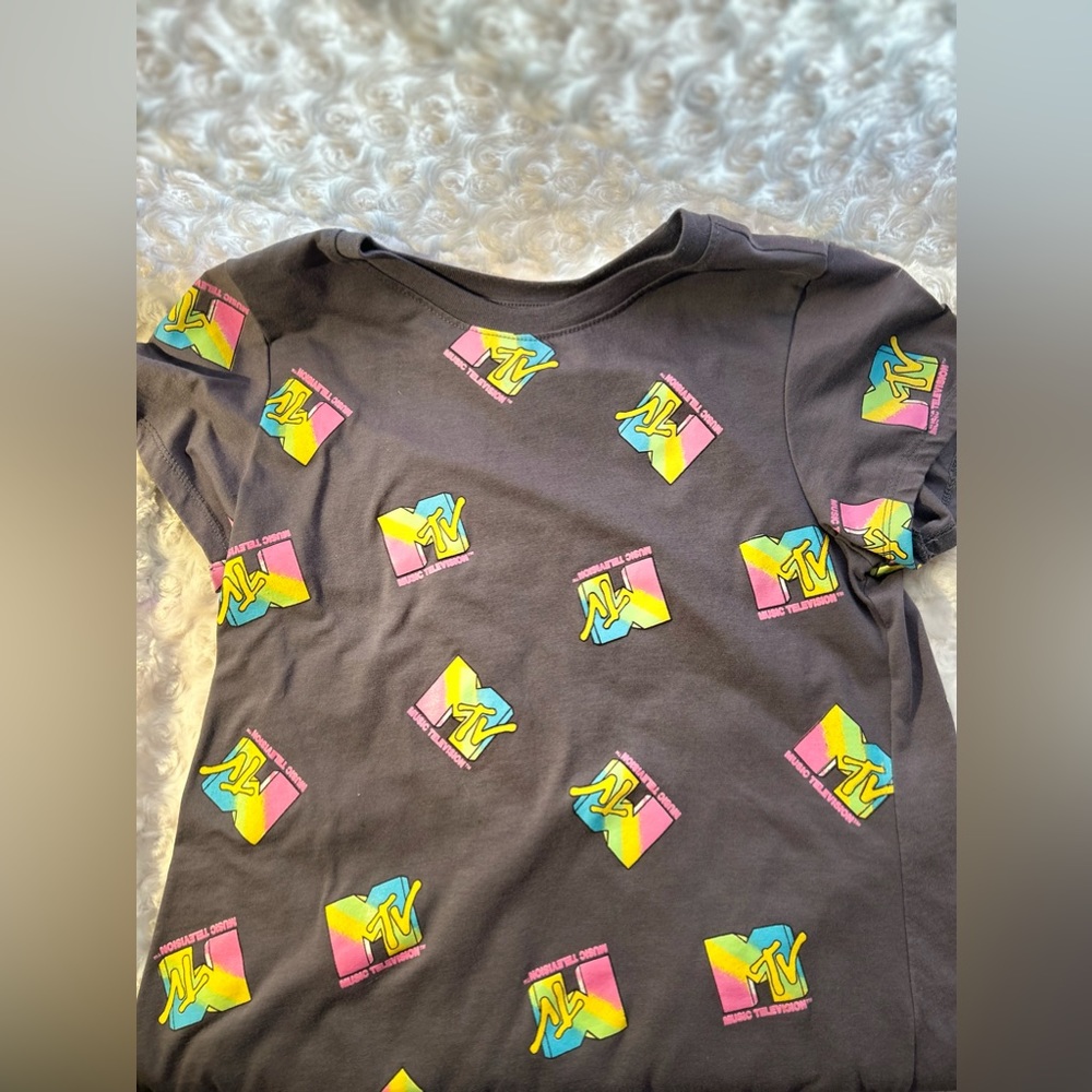 Gray MTV T-shirt
